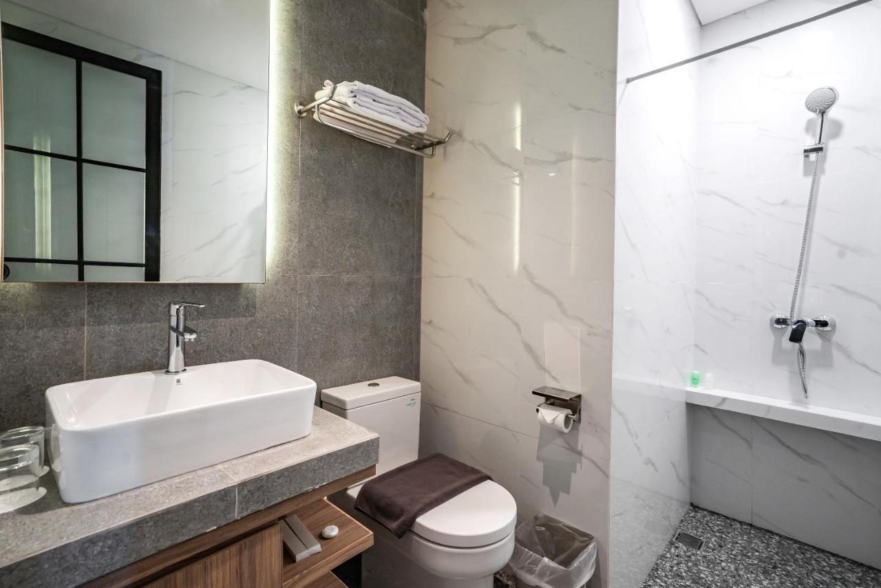 فندق Loa Living Solo Baru Grogol المظهر الخارجي الصورة